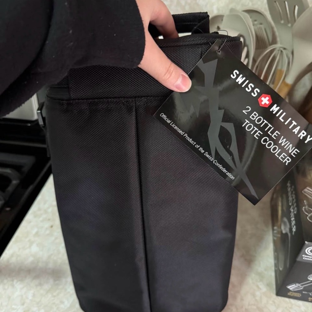 Swiss Military Black Wine Tote - Picture 3 of 4